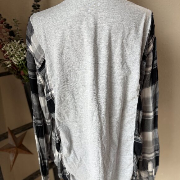 Edgar Allen Poe Pun Refashioned Upcycled Reworked Flannel ~S/M See Measurements - Picture 3 of 4